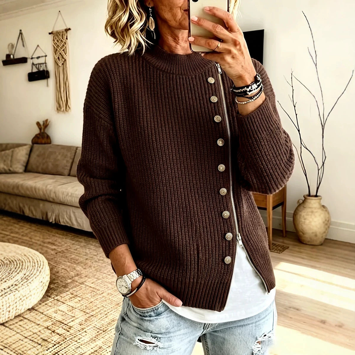 Women's ribbed sweater with asymmetrical zipper – Modern and comfortable