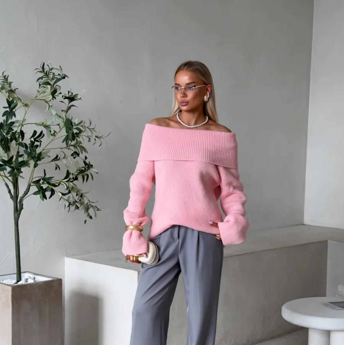 Maglione donna con revers e spalle scoperte - Chic e confortevole
