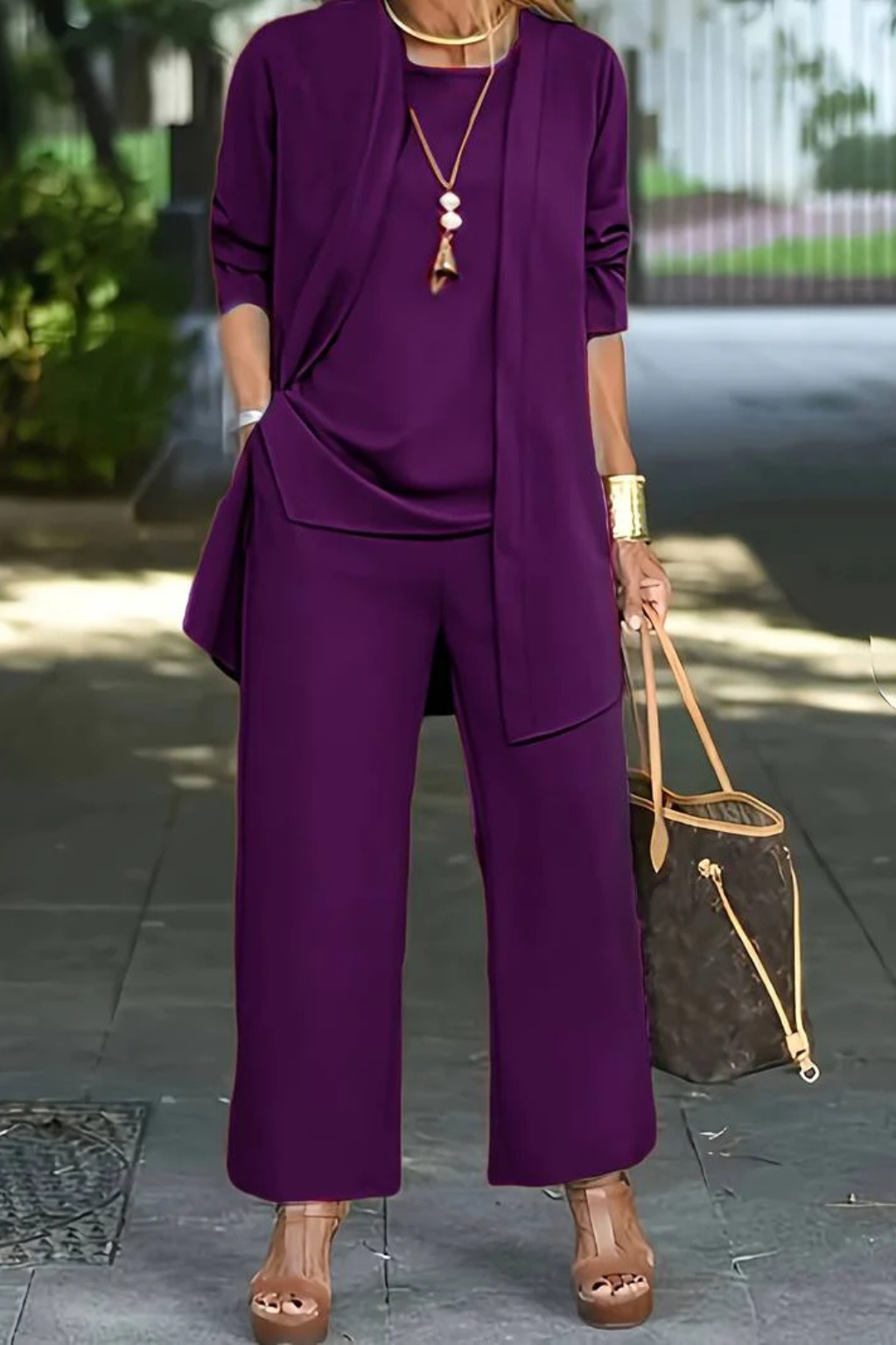 Completo elegante da donna a tre pezzi – Stile sofisticato e chic per occasioni formali e di lavoro