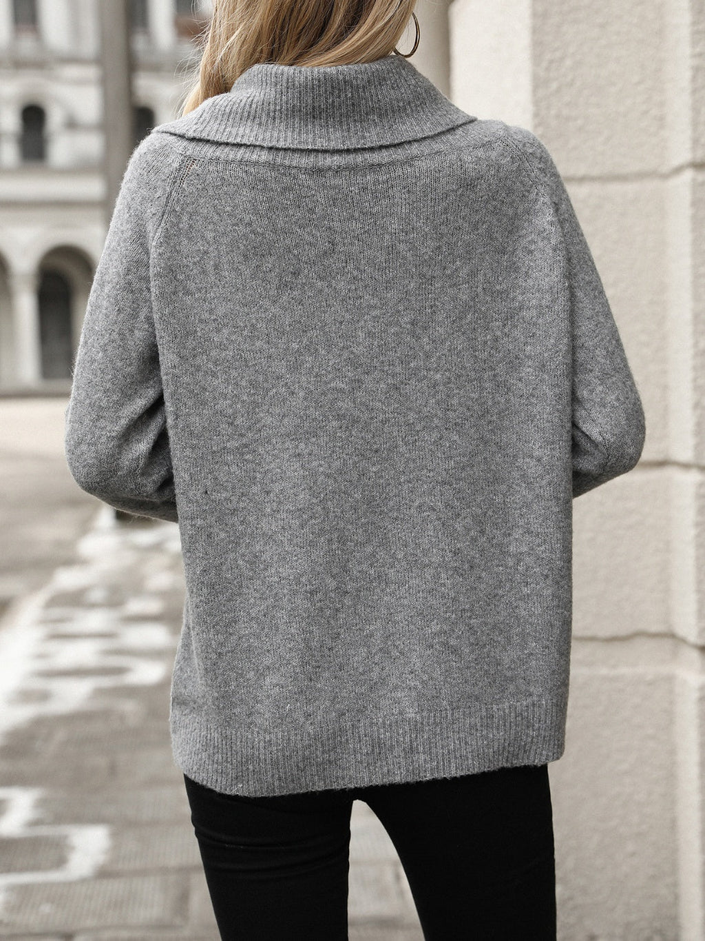 Maglieria elegante e trasformabile per donna - dolcevita o maglione con spalle scoperte