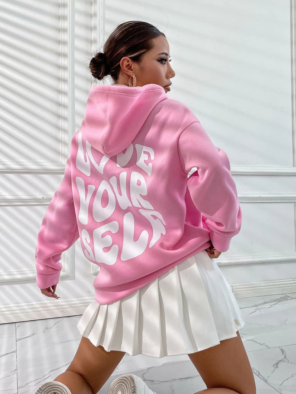 Sudadera con Capucha Suave para Mujer de Lujo – Estilo Cálido, Envolvente y Moderno.