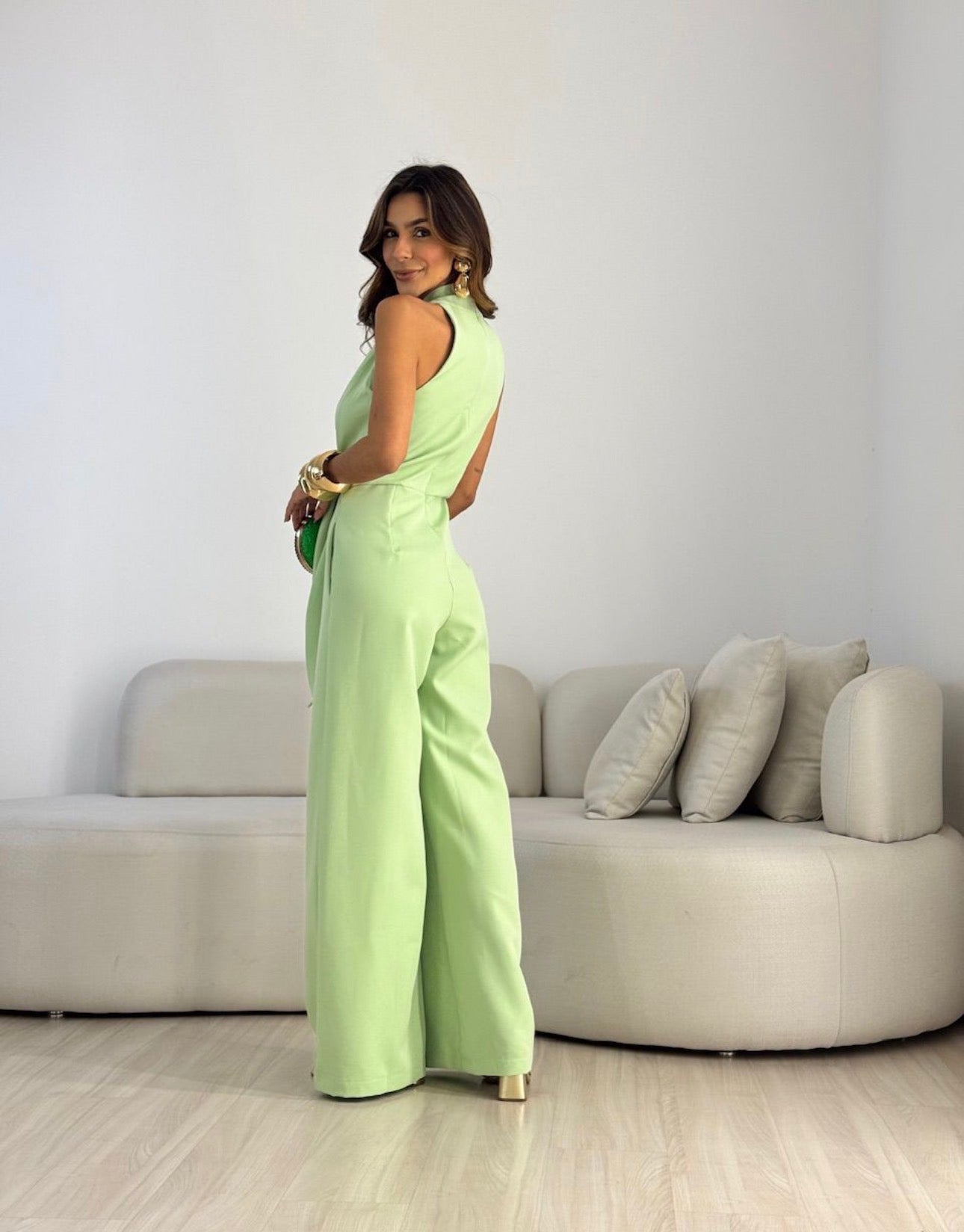 Tuta da donna senza maniche con schiena scoperta - Fluida ed elegante