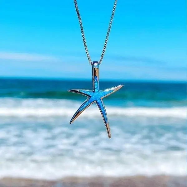Luxury Women’s Starfish Necklace – Elegant and Radiant Nautical Style.