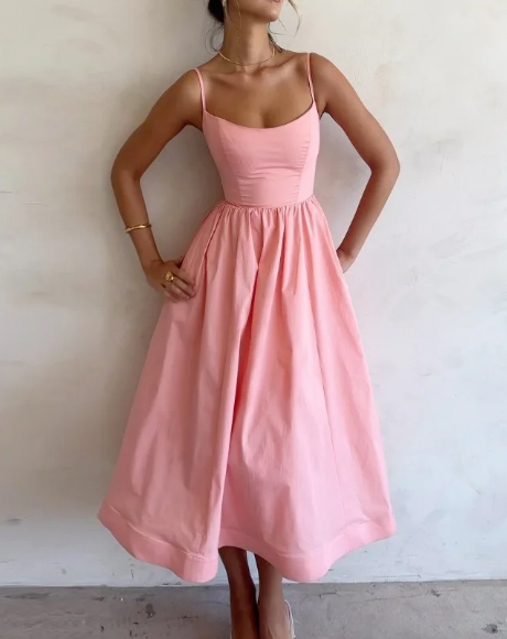 Splendido abito midi senza maniche da donna