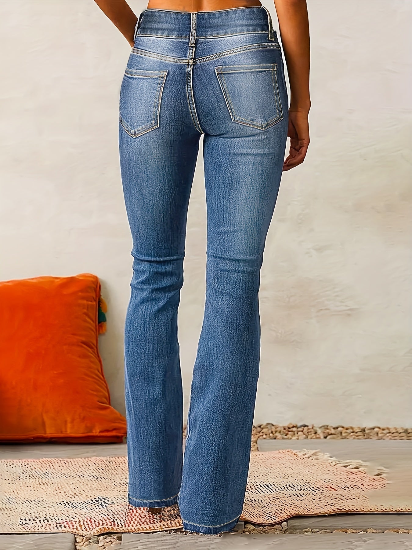 Luxury Women’s High-Waisted Flare Jeans – Modern, Figure-Flattering Style and Trendy Appeal.