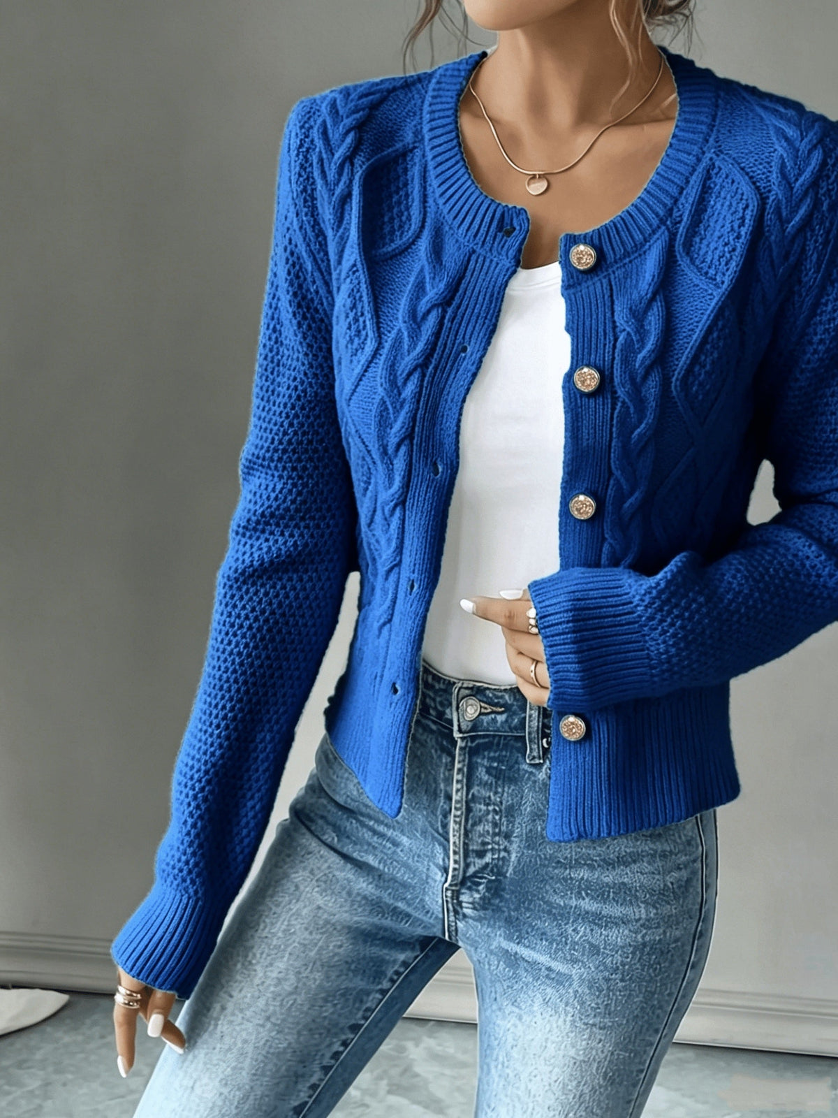 Cardigan donna a trecce con bottoni - Elegante e morbido