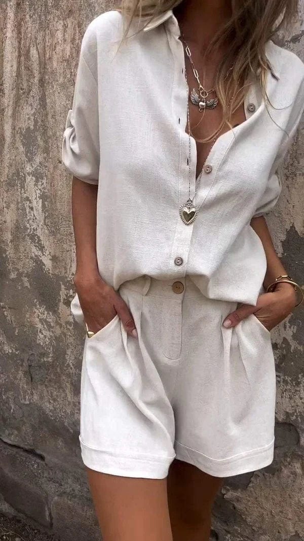 Completo casual da donna con camicia e pantaloncini - Completo estivo leggero ed elegante