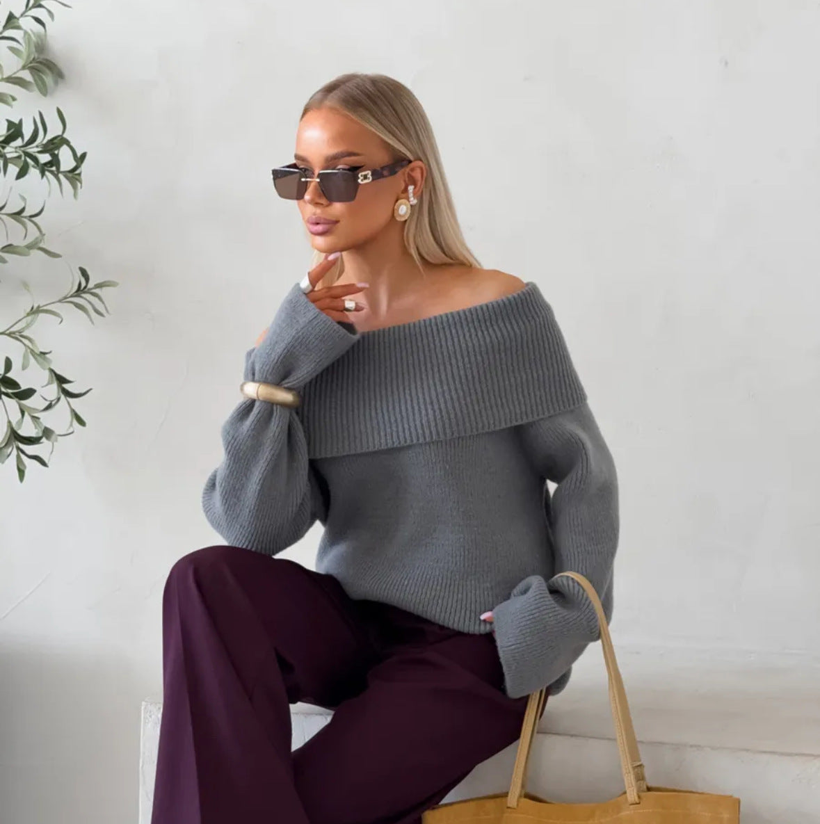 Maglione donna con revers e spalle scoperte - Chic e confortevole