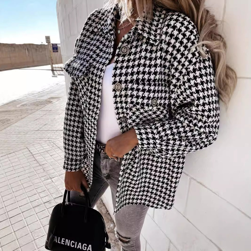 Women’s houndstooth wool coat – Chic and structured