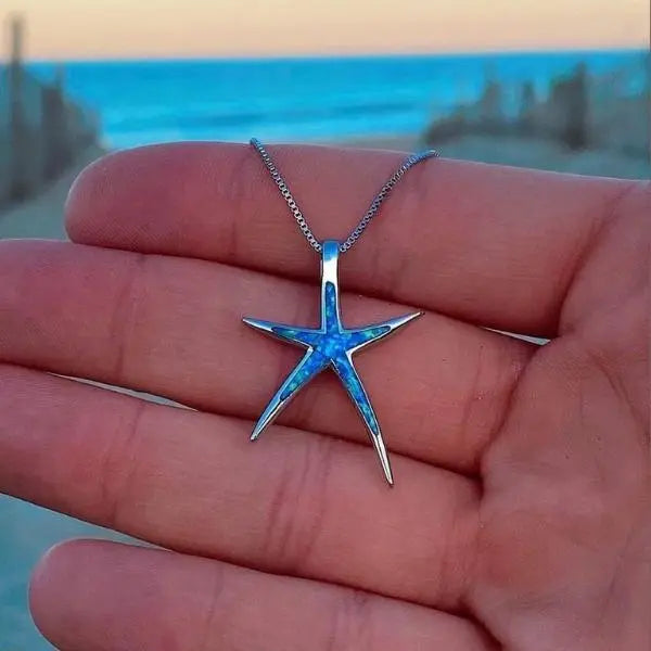 Luxury Women’s Starfish Necklace – Elegant and Radiant Nautical Style.