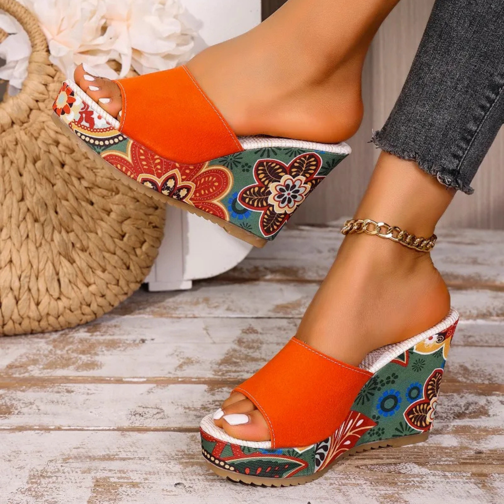 Sandali con zeppa in velluto da donna – Uno stile estivo elegante e comodo per le feste