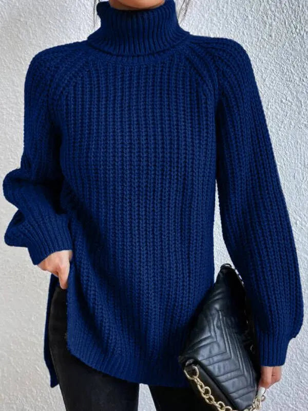 Maglione dolcevita da donna con maniche raglan e orlo spaccato