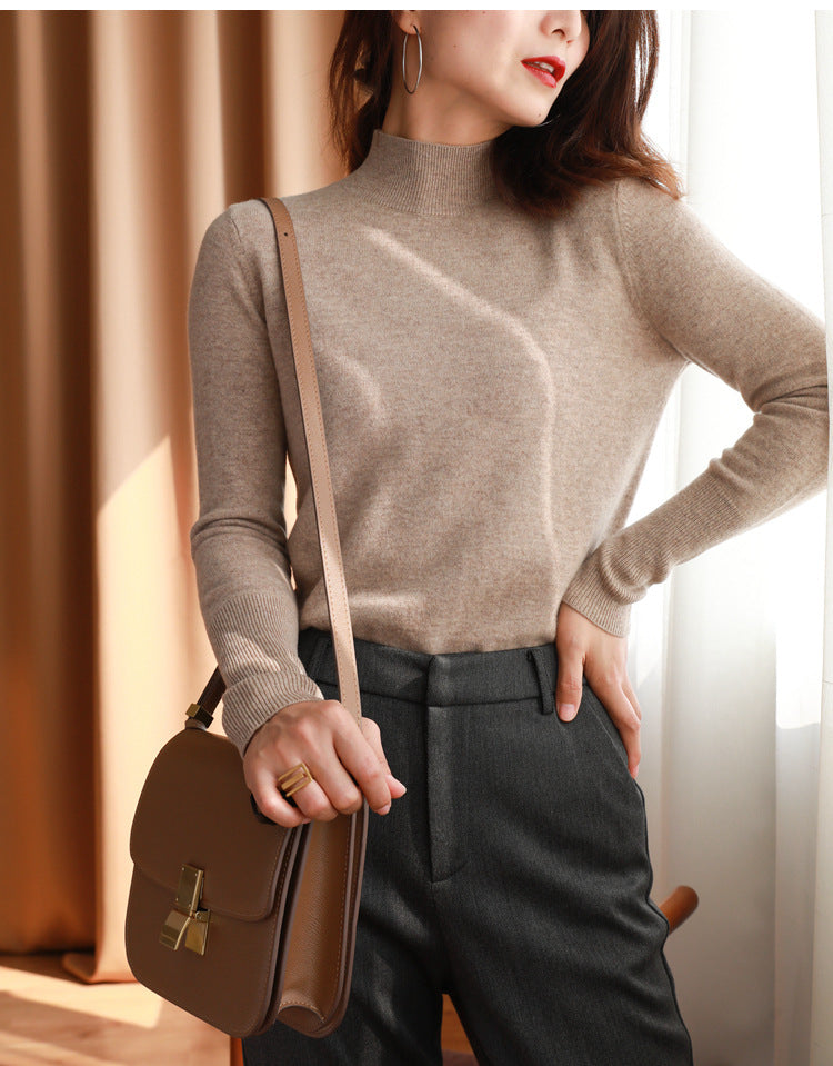 Pull basique pour femme à col montant - Doux et essentiel
