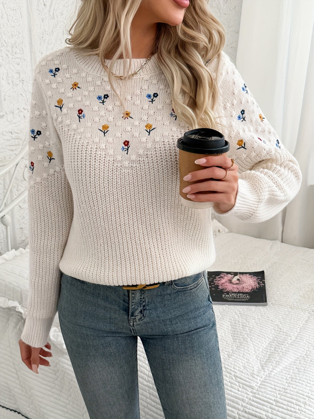 Jersey de mujer de punto con bordado floral - Suave y femenino