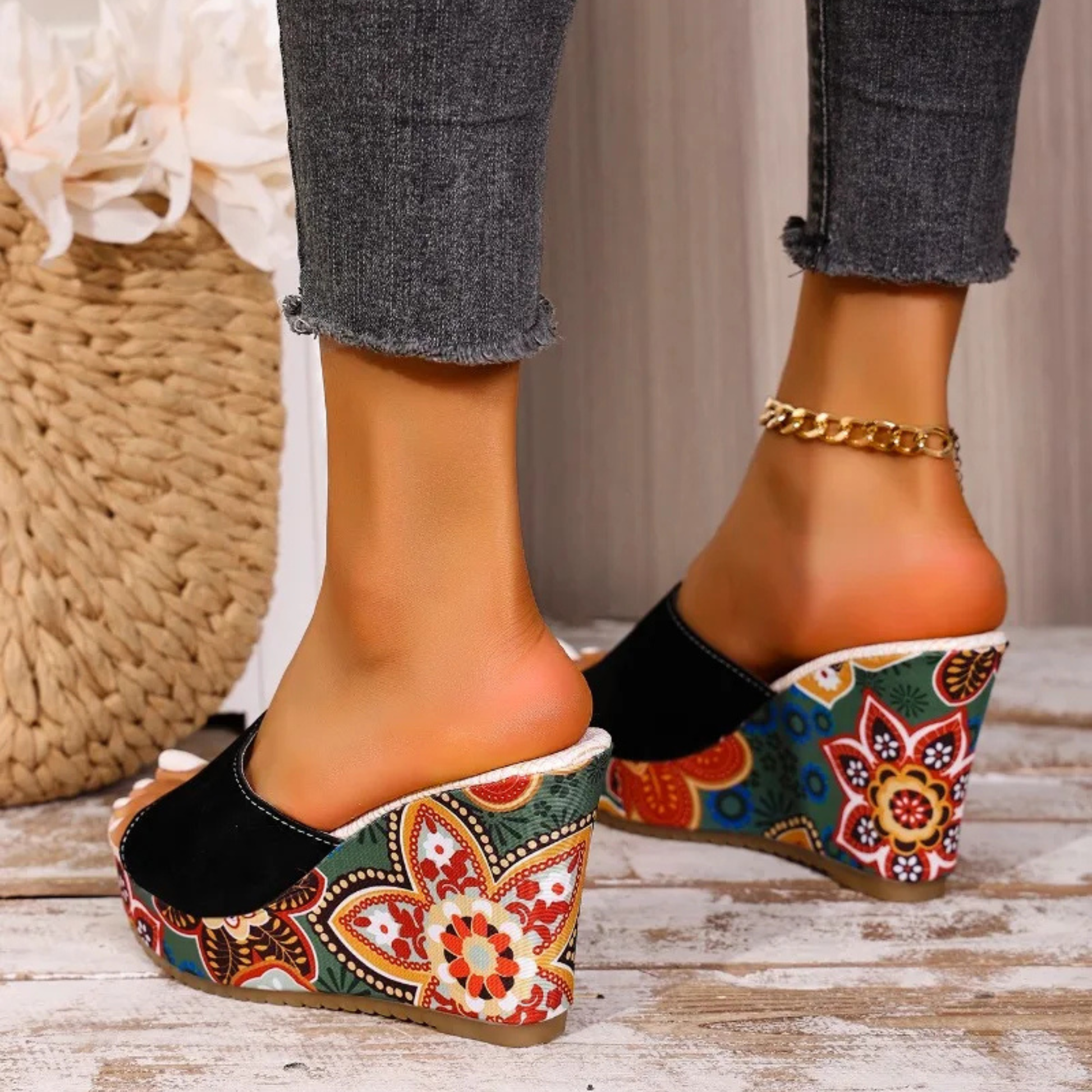Sandali con zeppa in velluto da donna – Uno stile estivo elegante e comodo per le feste