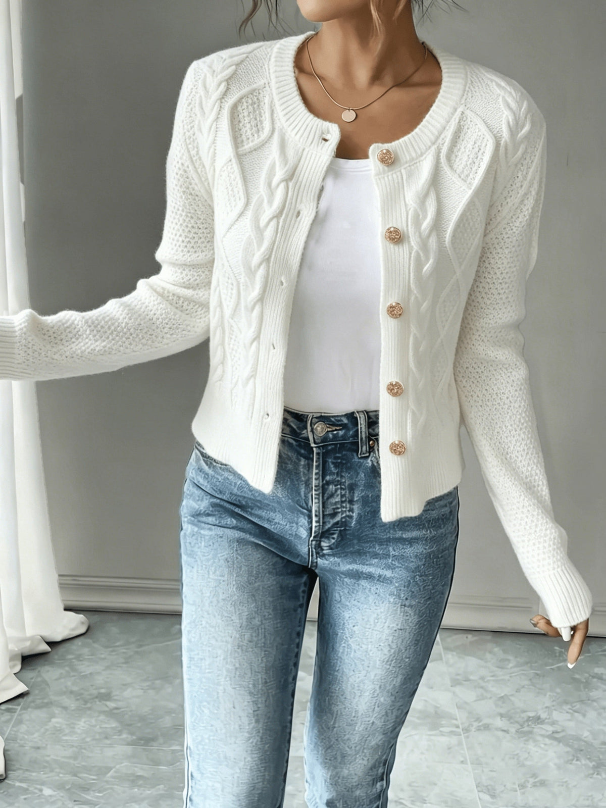 Cardigan donna a trecce con bottoni - Elegante e morbido