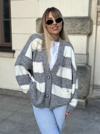 Gris y blanco