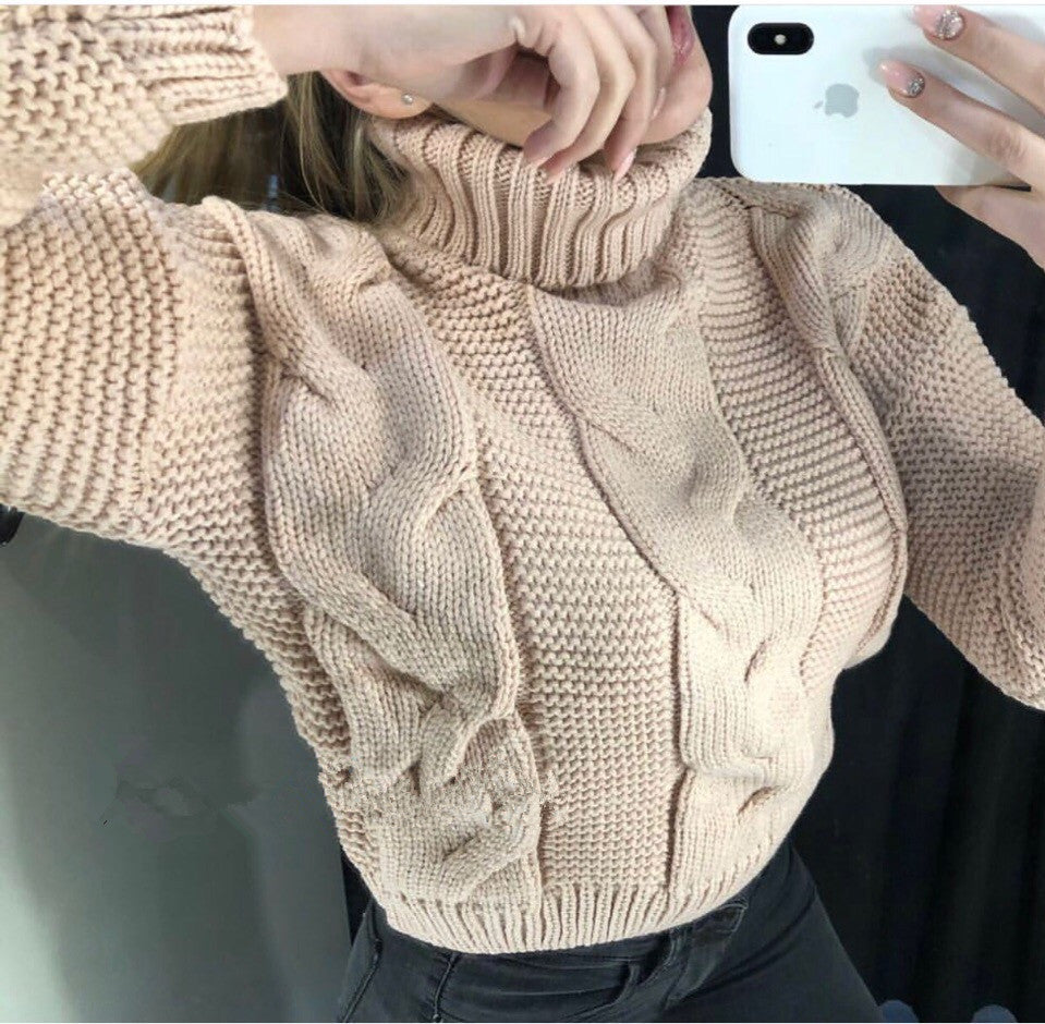 Women's cable-knit turtleneck sweater - Casual and warm