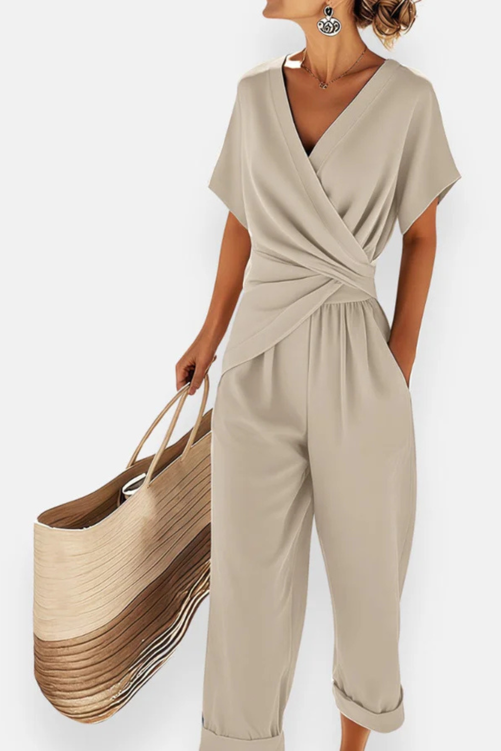 Tuta corta da donna con scollo a portafoglio - maniche corte e tasche, stile casual estivo