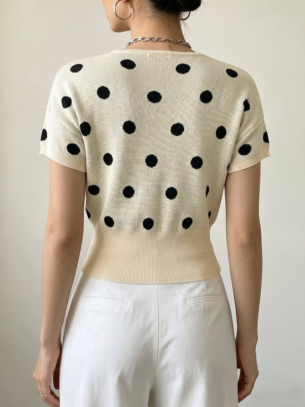Top femme en maille à col V à pois - Léger et ravissant