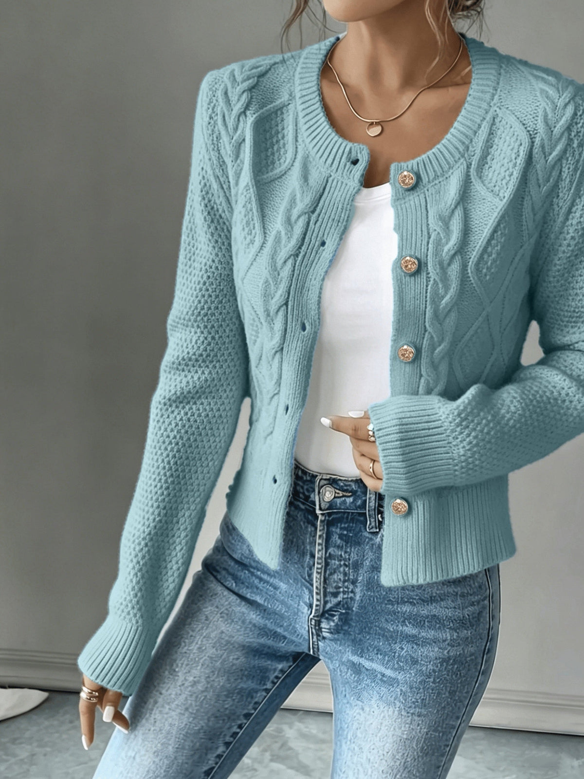 Cardigan donna a trecce con bottoni - Elegante e morbido