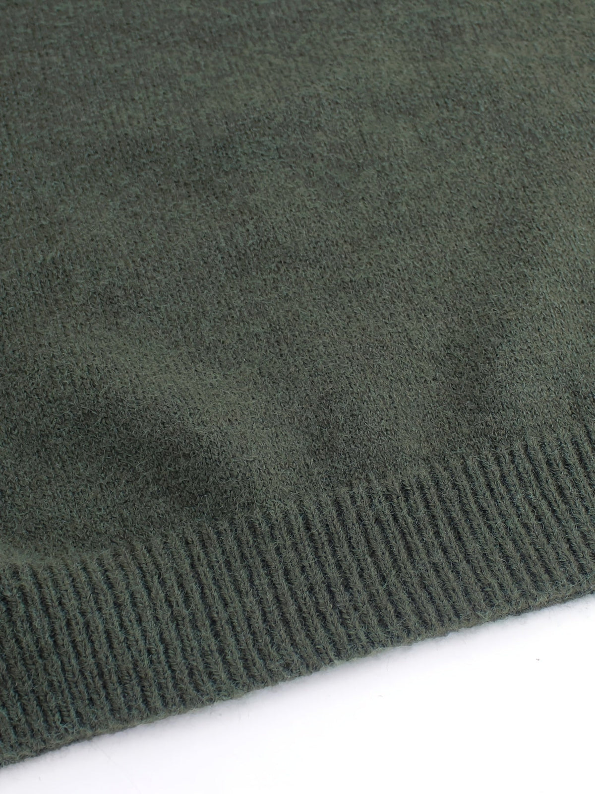 Women's ribbed sweater with striped cuffs - Modern and comfortable