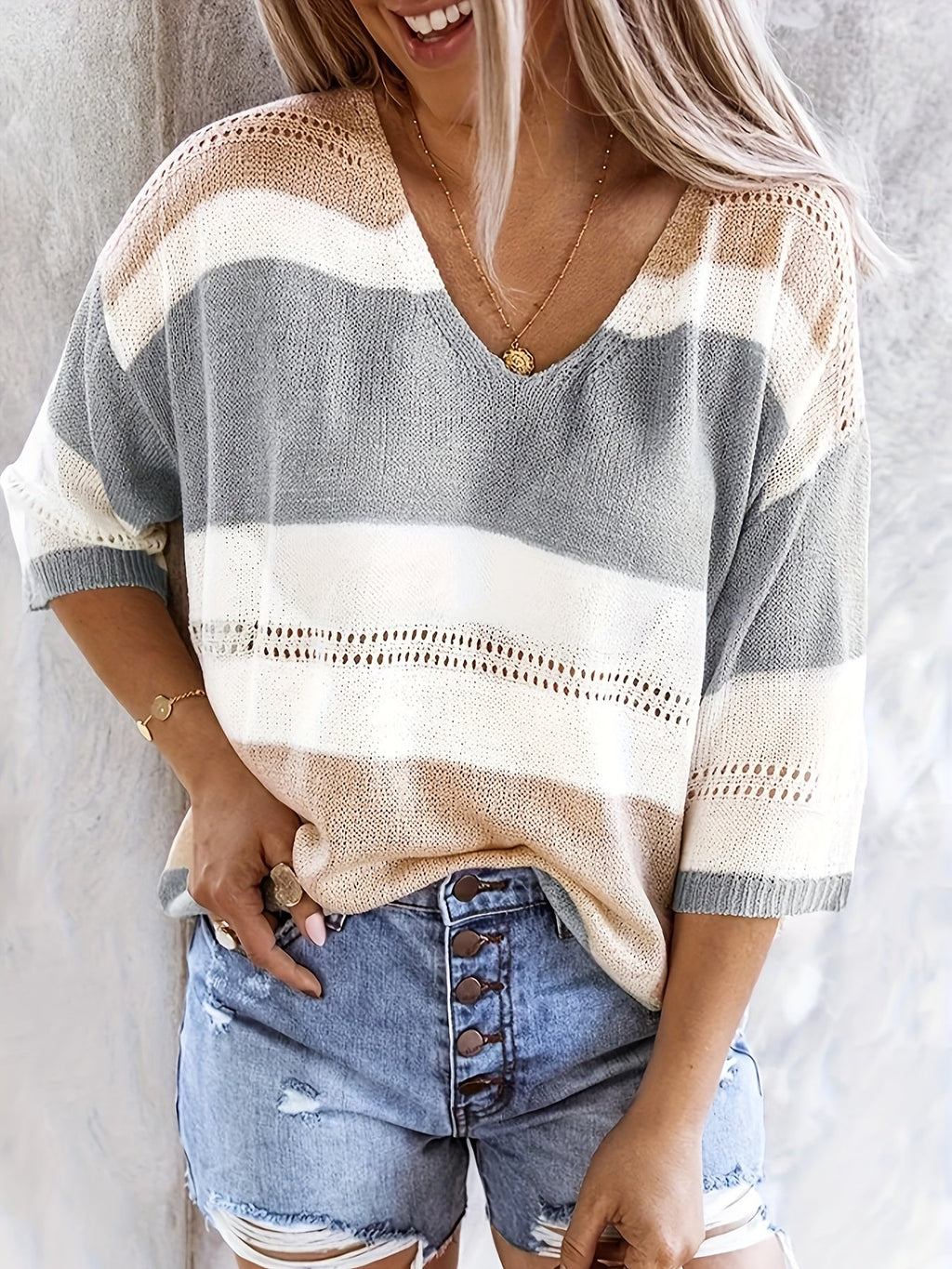 Women’s Fine-Knit Sweater – Soft, Lightweight, Elegant Everyday Style