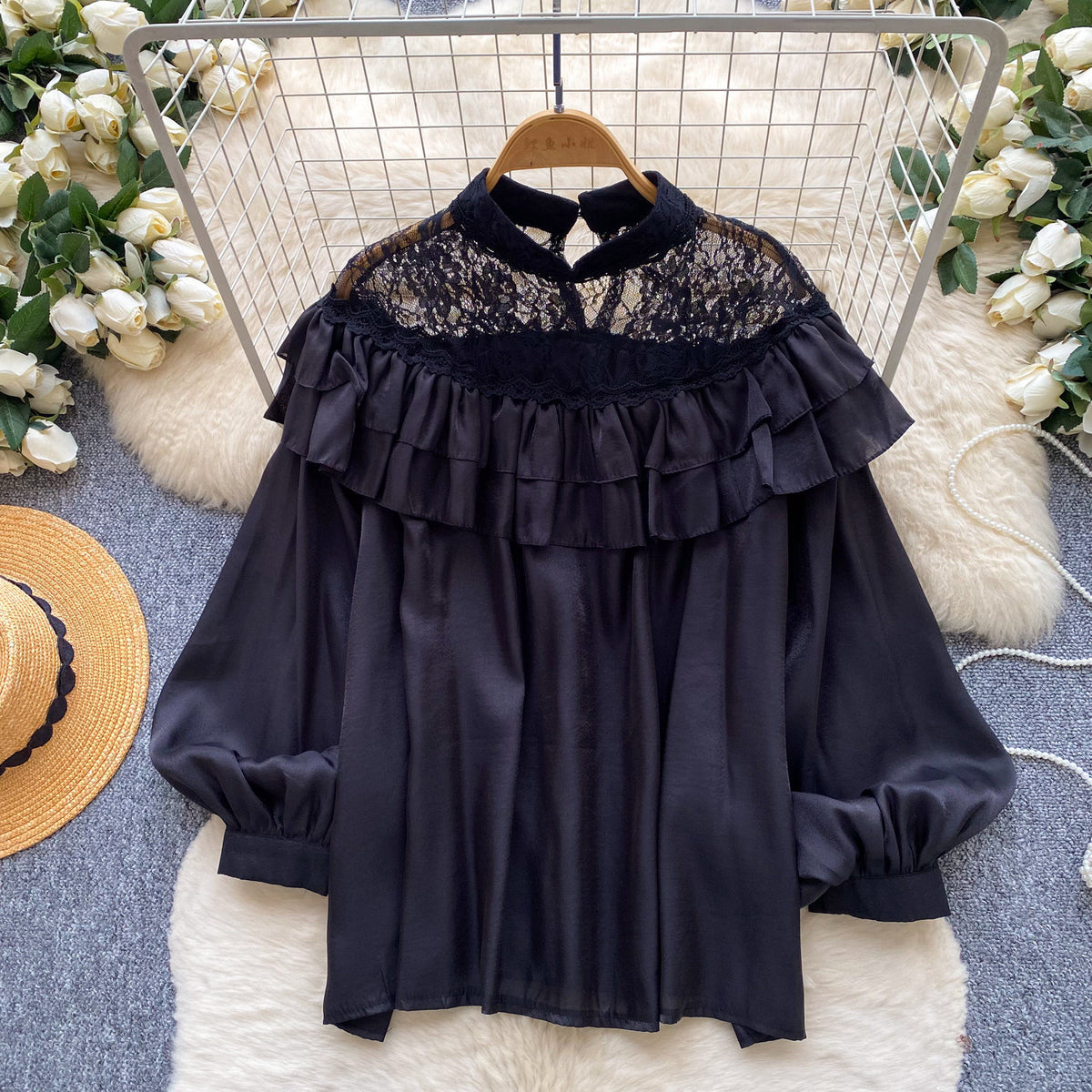 Blouse femme épaules dénudées en dentelle - Romantique et féminine