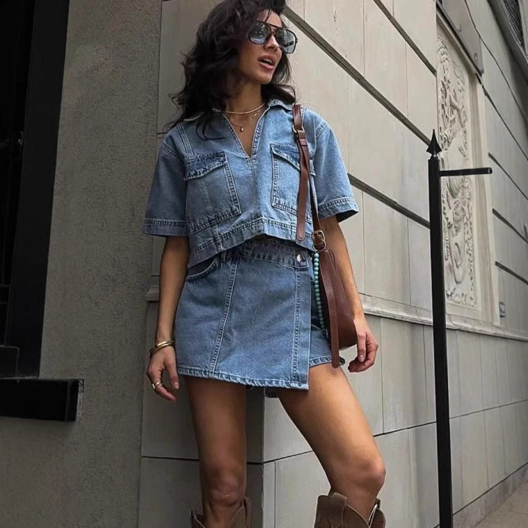Set top in denim da donna con gonna-pantaloncino