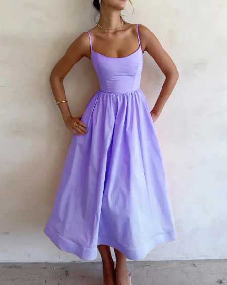 Splendido abito midi senza maniche da donna