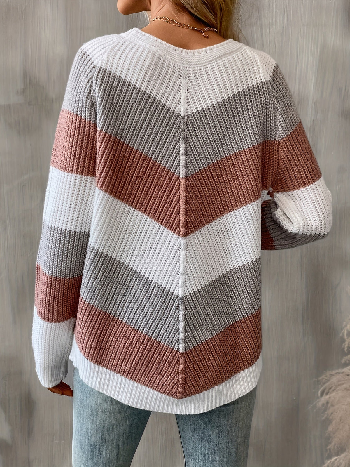 Maglione donna color block a chevron – Moderno e confortevole