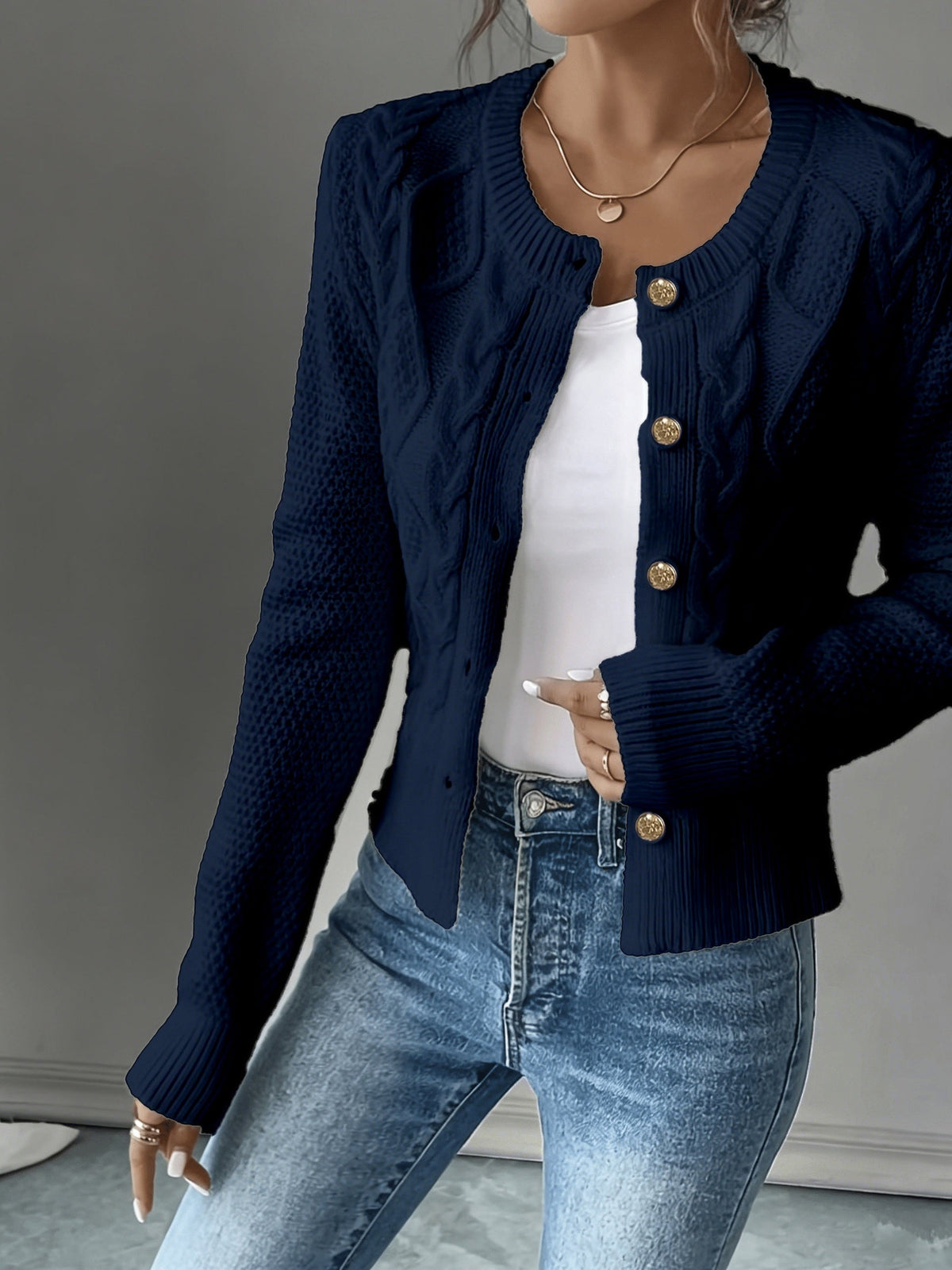 Cardigan donna a trecce con bottoni - Elegante e morbido