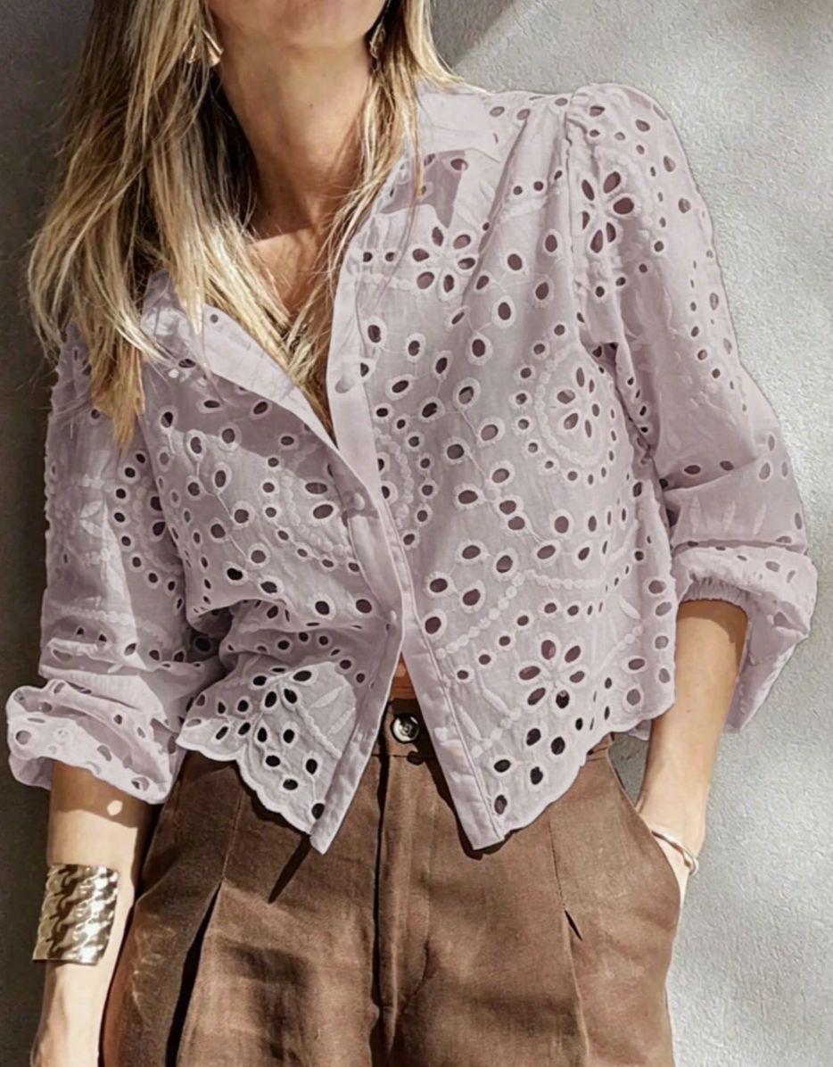 Camicetta corta da donna ricamata e traforata - Leggera ed elegante
