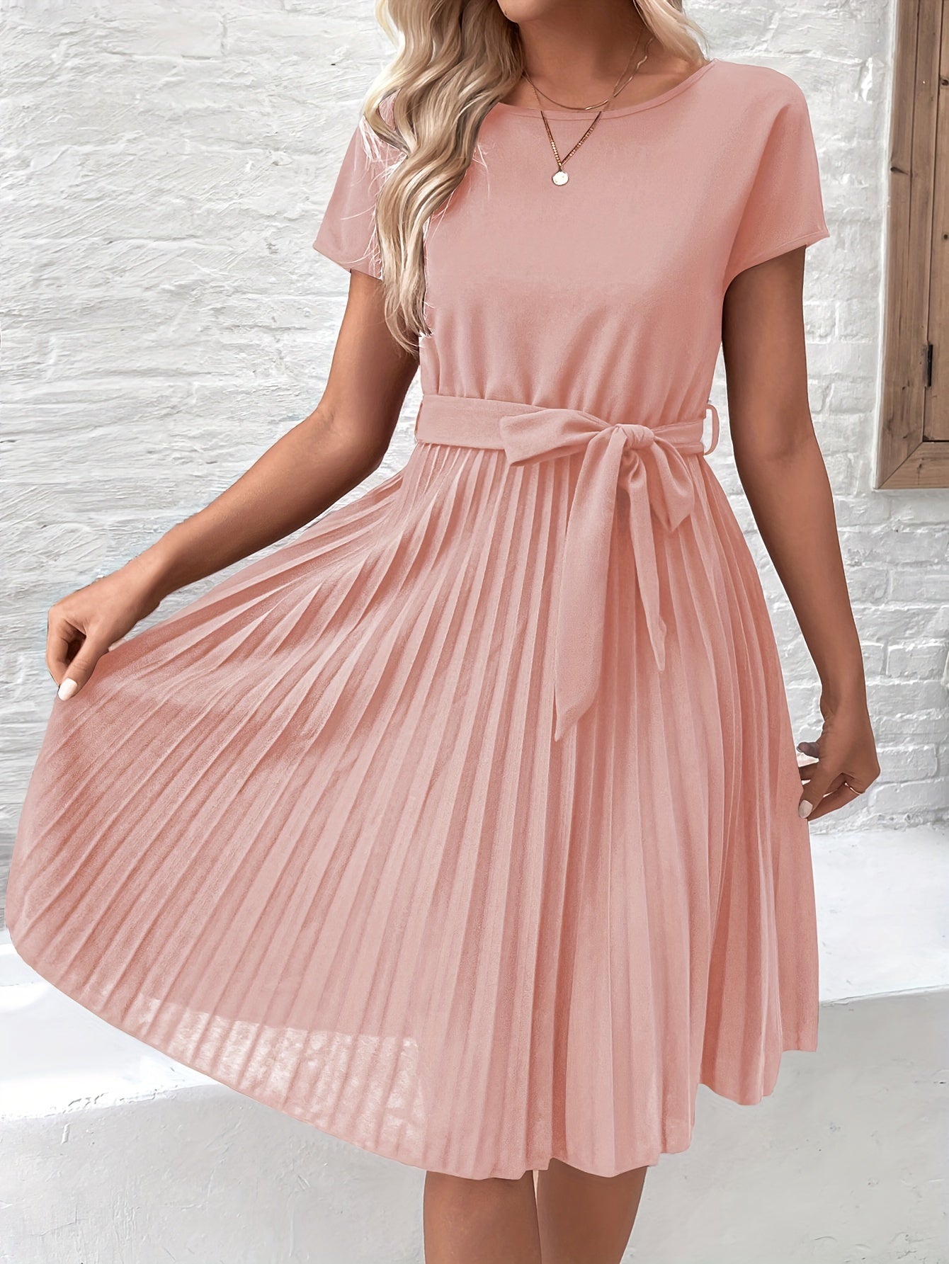 Abito lungo - un'eleganza fluida per un'estate raffinata.