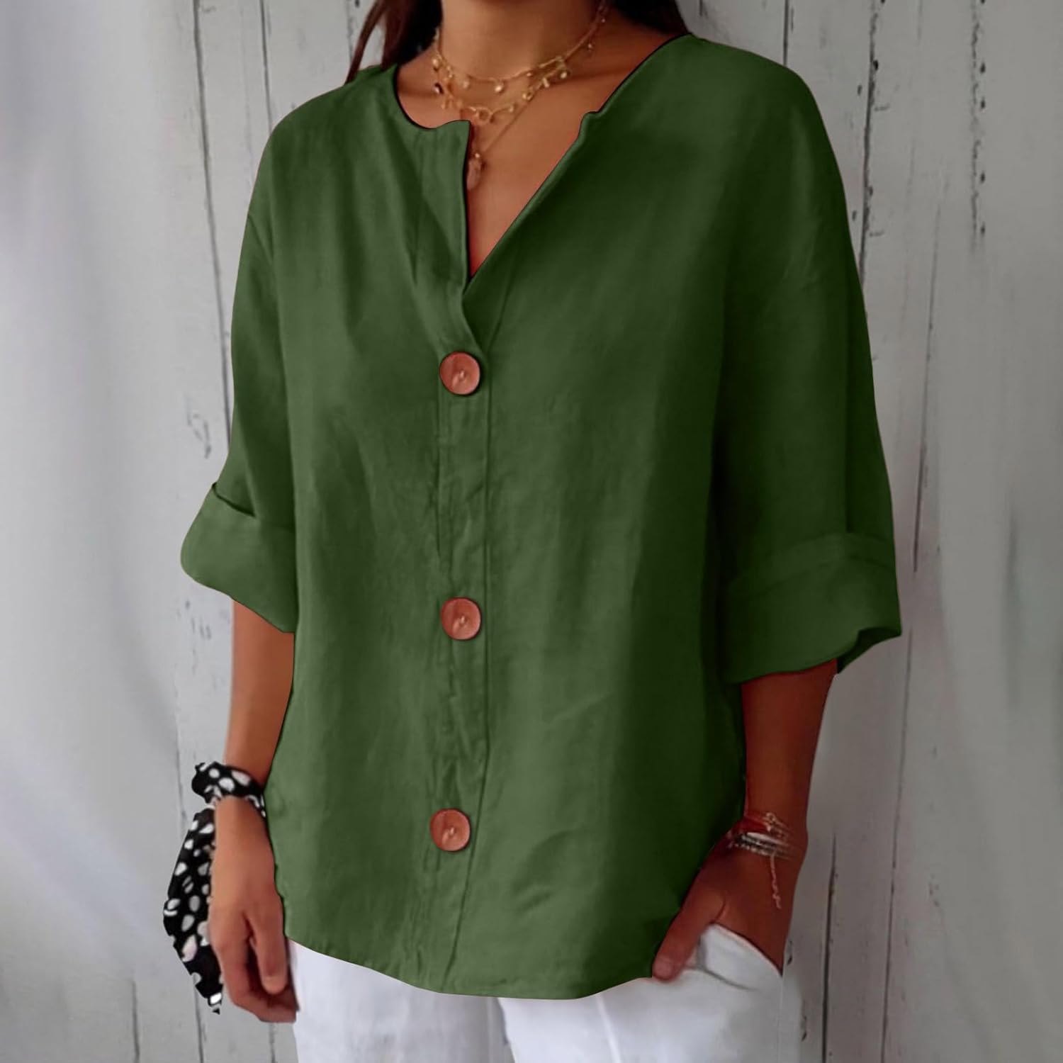 Blusa Gretel in lino beige con bottoni e collo alla coreana