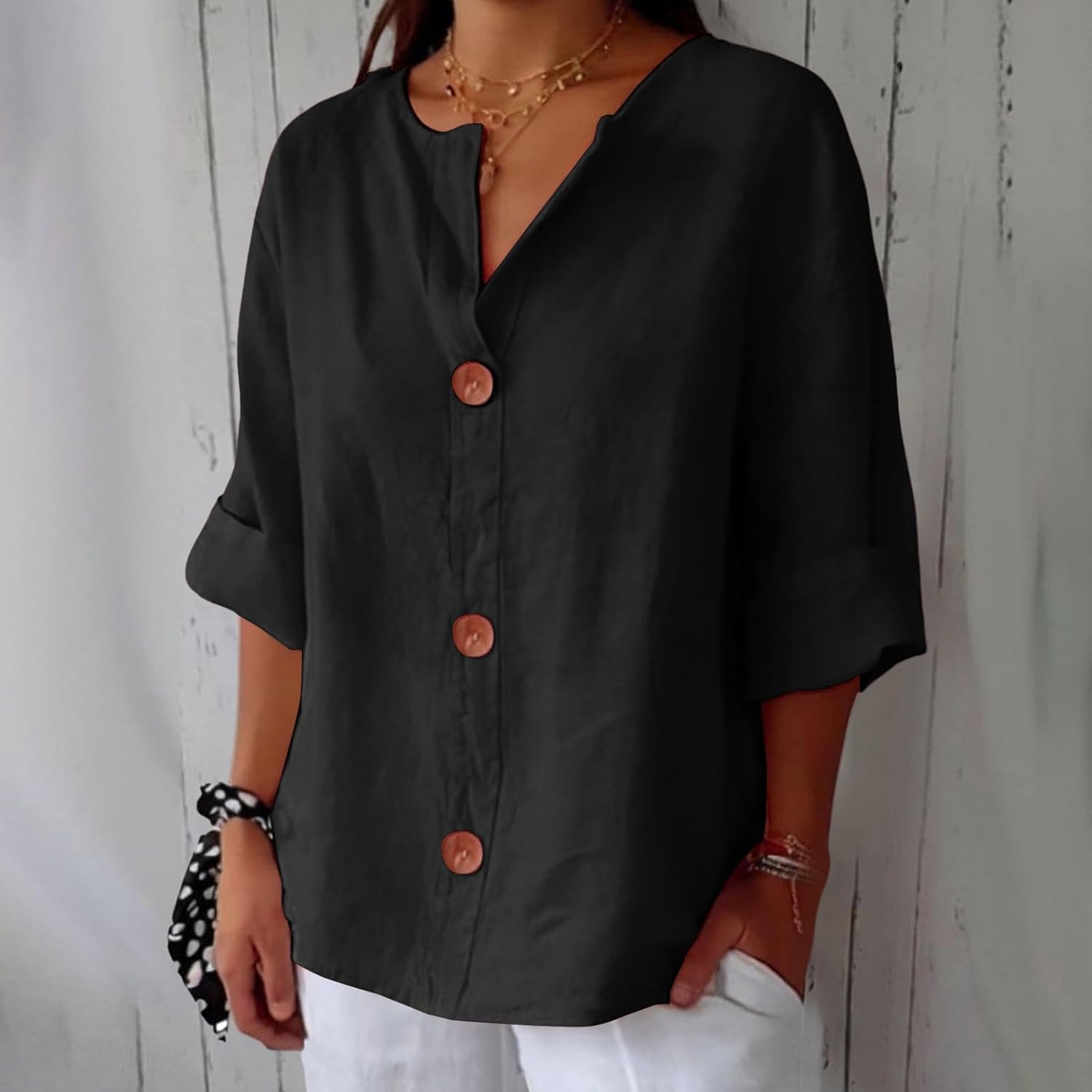Blusa Gretel in lino beige con bottoni e collo alla coreana