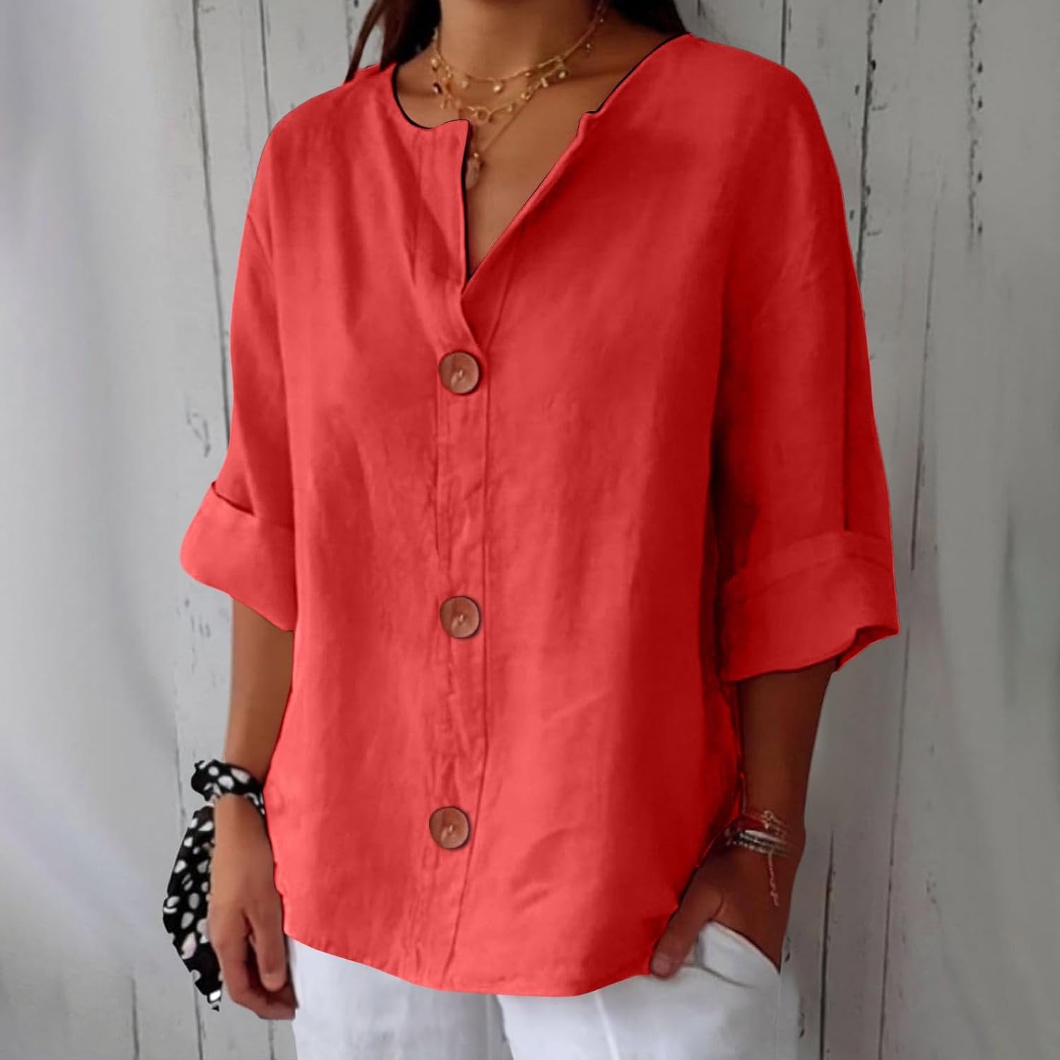 Blusa Gretel in lino beige con bottoni e collo alla coreana