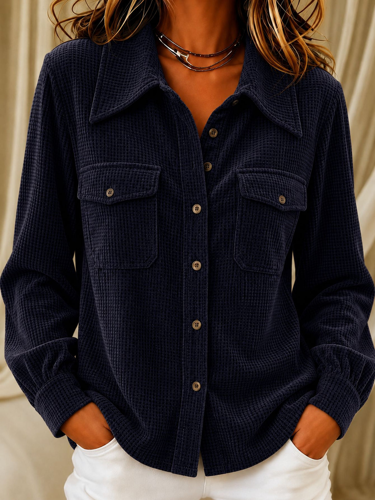 Damebluse i polyester - Let og farverig