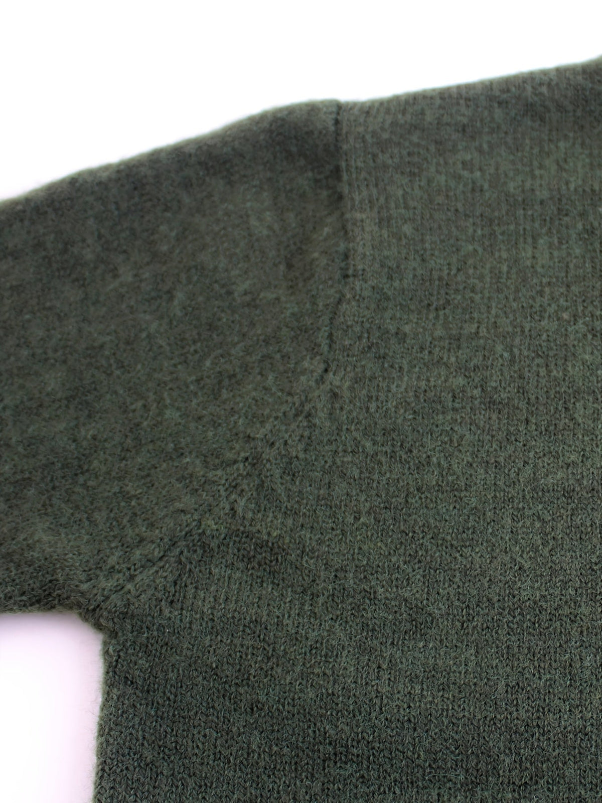 Women's ribbed sweater with striped cuffs - Modern and comfortable