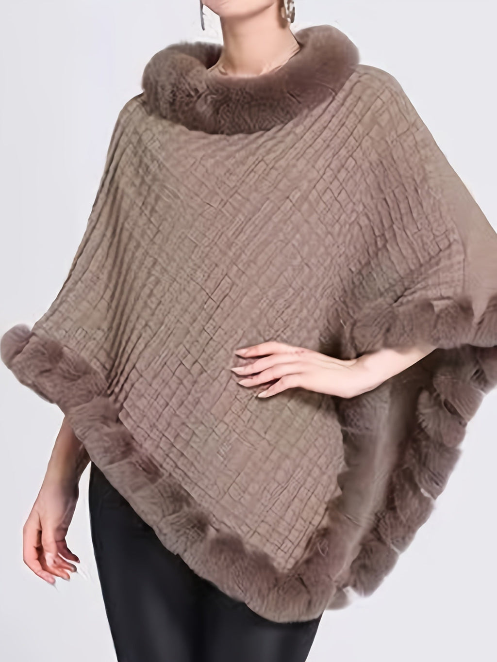 Elegante poncho lavorato a maglia da donna con bordo in pelliccia – Morbido mantello invernale in acrilico