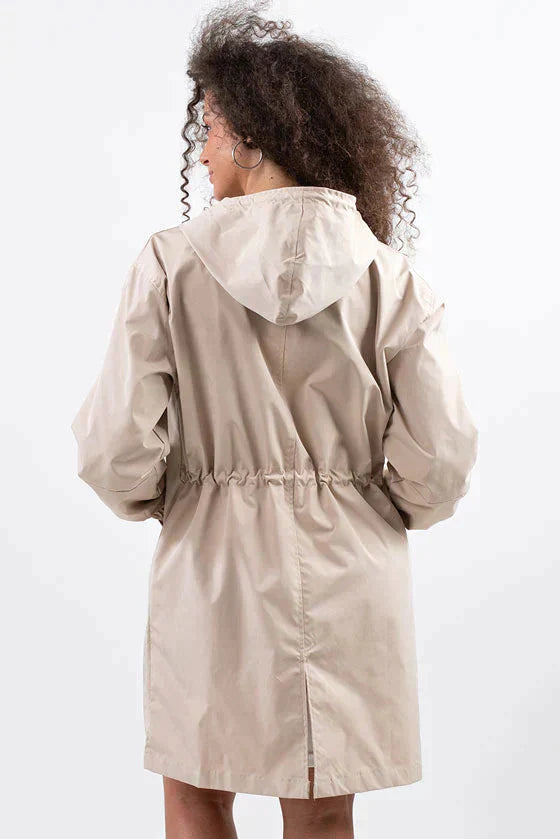 Giacca impermeabile oversize con cappuccio da donna | Perfetta per le attività all'aperto