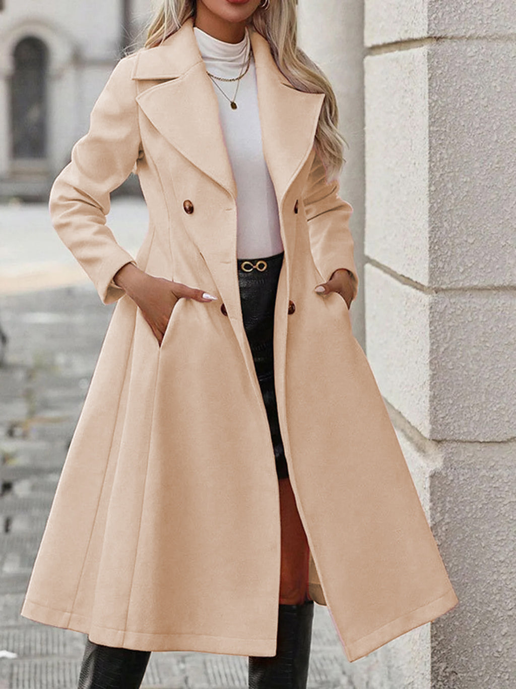 Trench lungo da donna doppiopetto con revers - Casual ed elegante