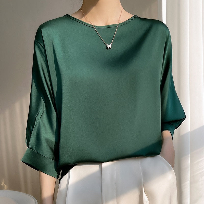 Blusa Donna in Seta Ghiacciata Satinata con Scollo Tondo – Leggera ed Elegante