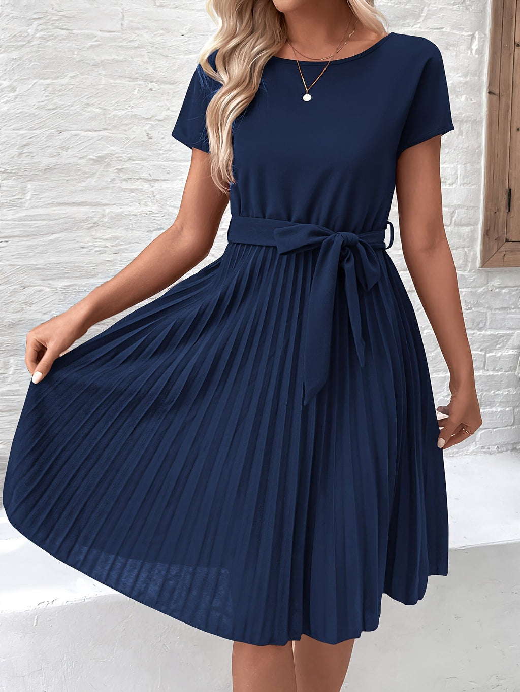 Abito lungo - un'eleganza fluida per un'estate raffinata.