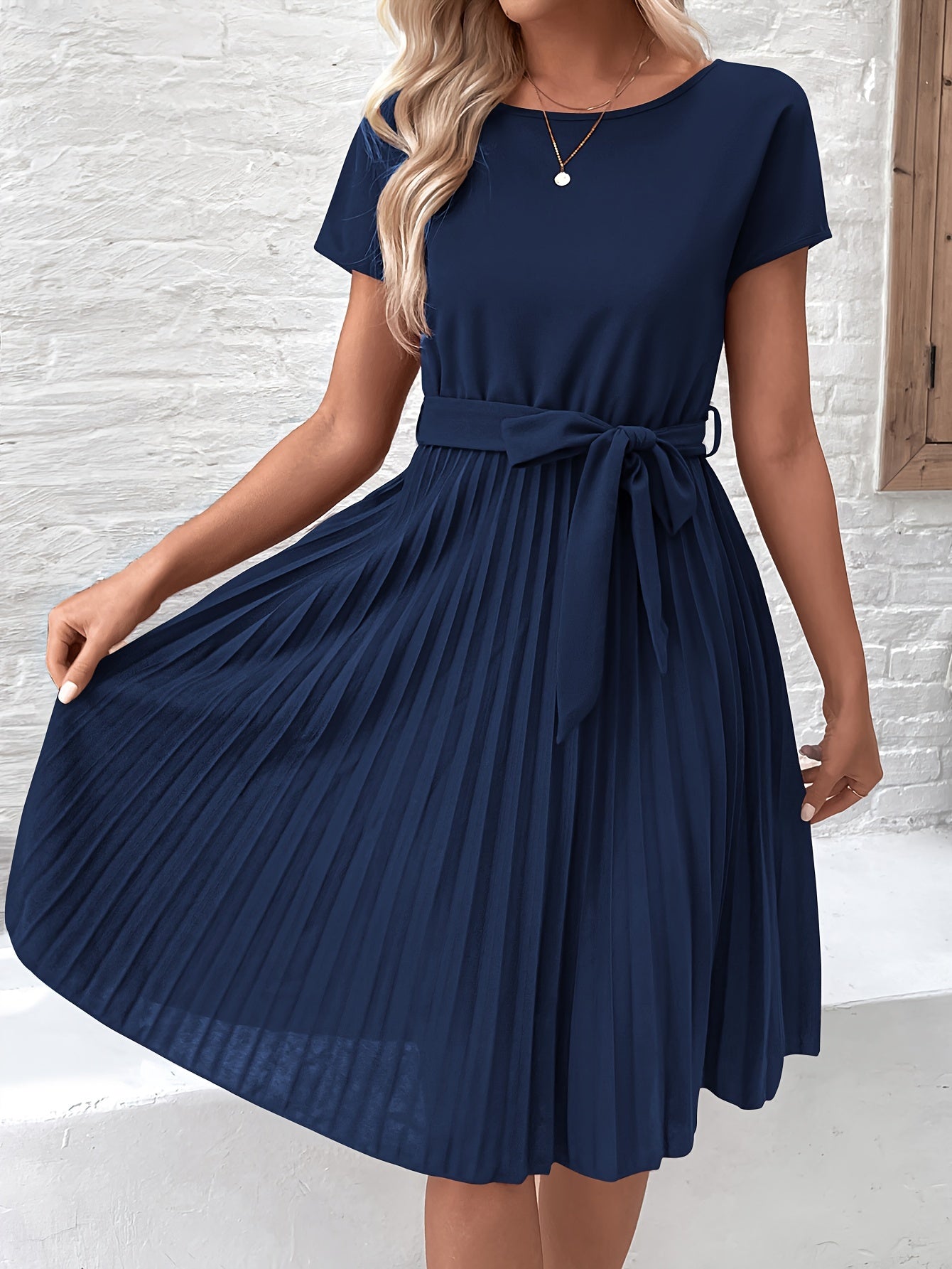 Abito lungo - un'eleganza fluida per un'estate raffinata.