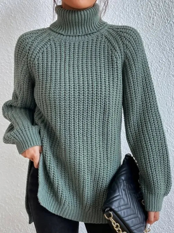 Maglione dolcevita da donna con maniche raglan e orlo spaccato