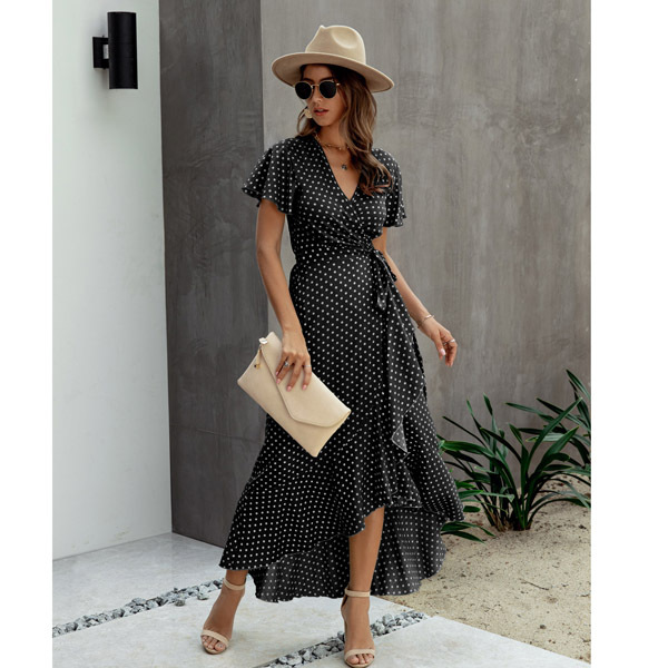 Elegante abito floreale avvolgente da donna – Stile estivo con volant