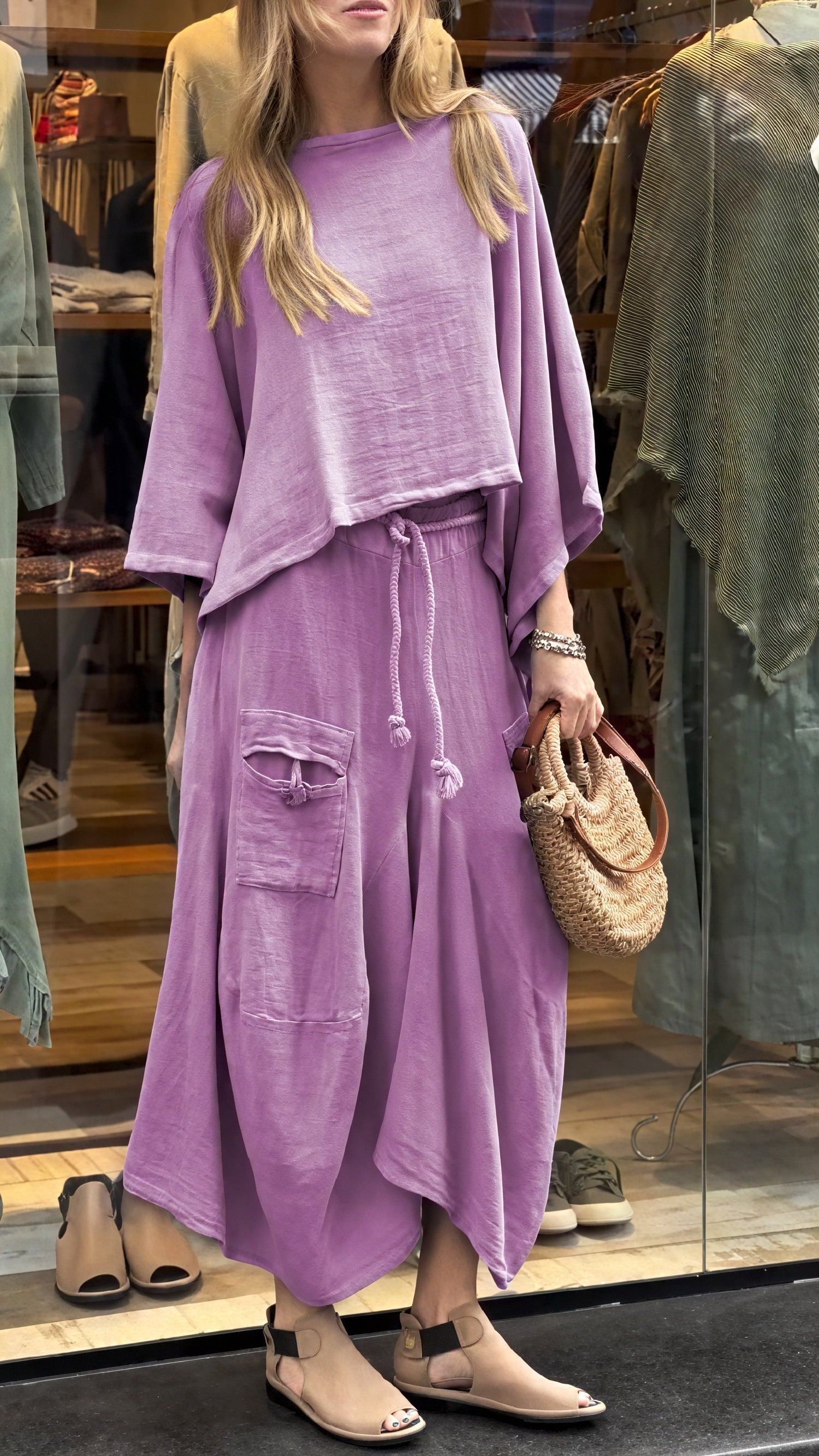 Completo da donna in 2 pezzi, vestibilità comoda: top a gamba larga e pantaloni fluidi con tasche