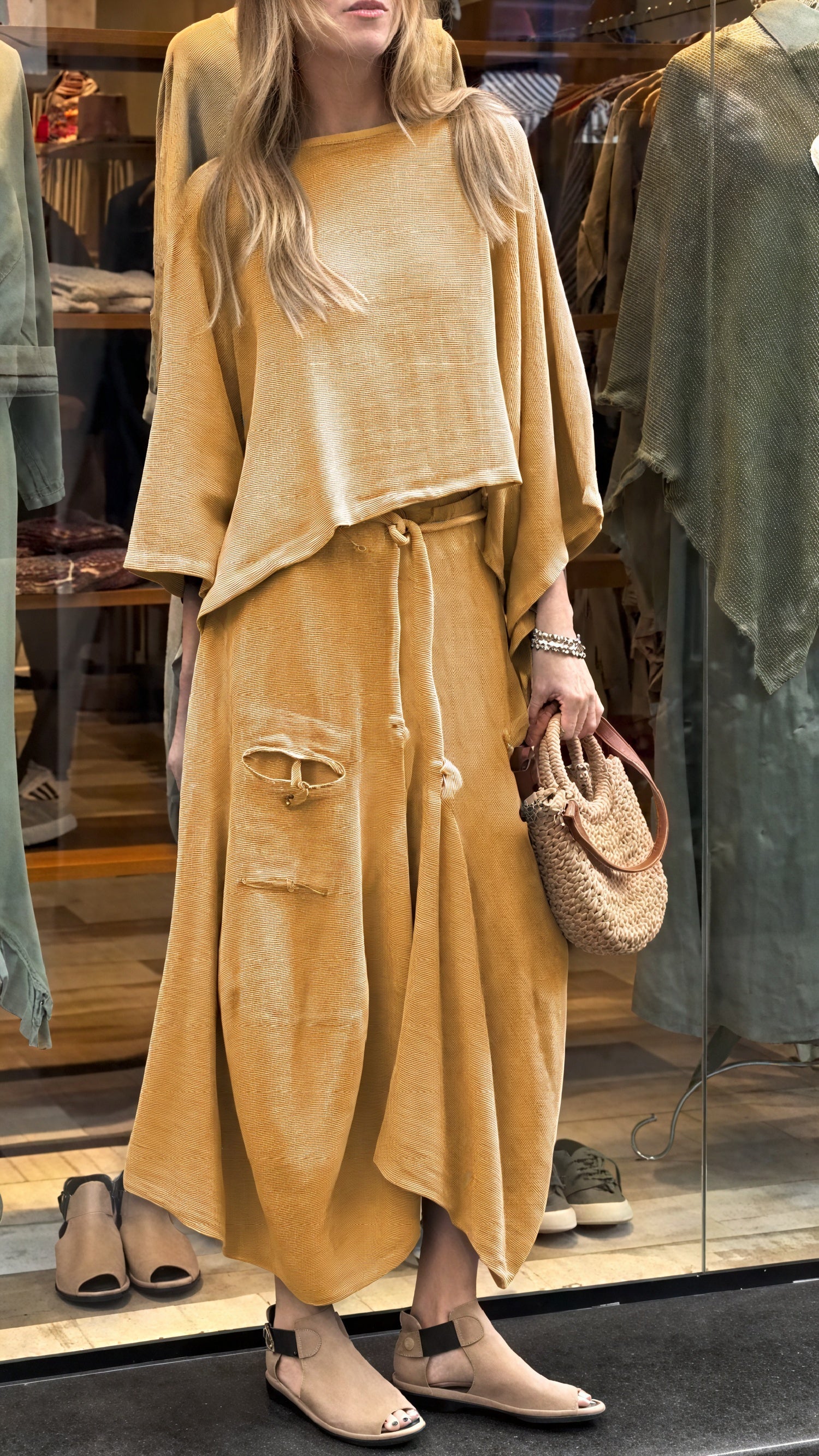 Completo da donna in 2 pezzi, vestibilità comoda: top a gamba larga e pantaloni fluidi con tasche