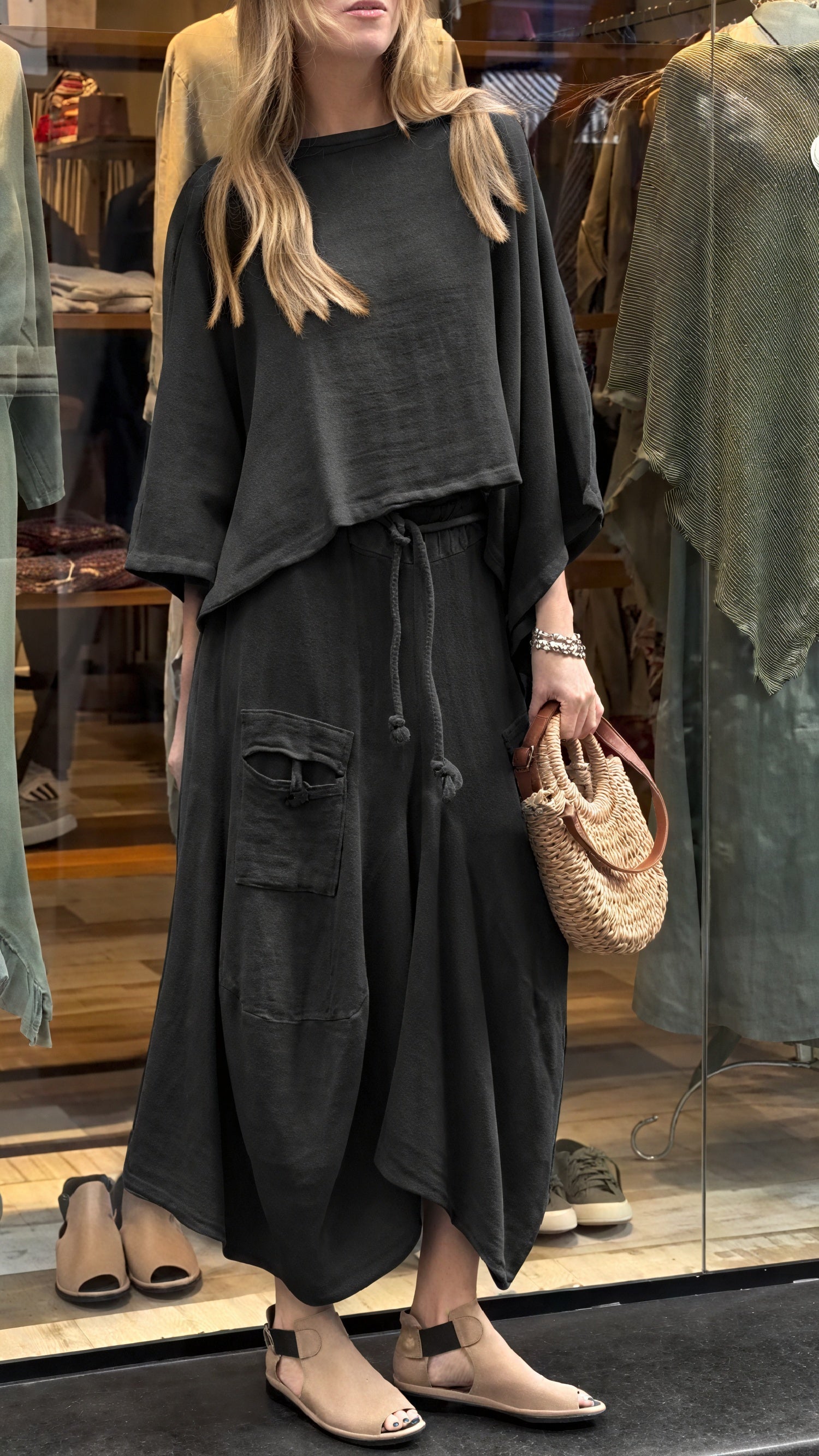 Completo da donna in 2 pezzi, vestibilità comoda: top a gamba larga e pantaloni fluidi con tasche